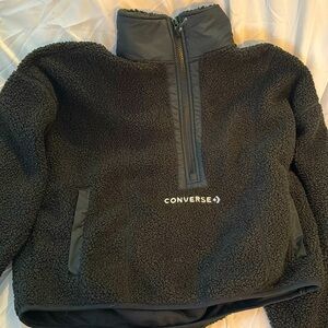 Converse pull over Sherpa small